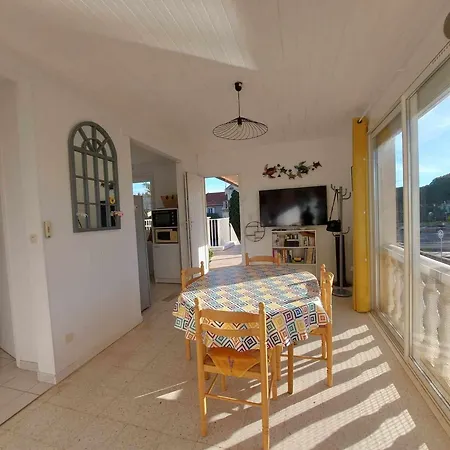 Apartament Lumineux Avec Terrasse, Proche Et Commerces - Fr-1-423-332