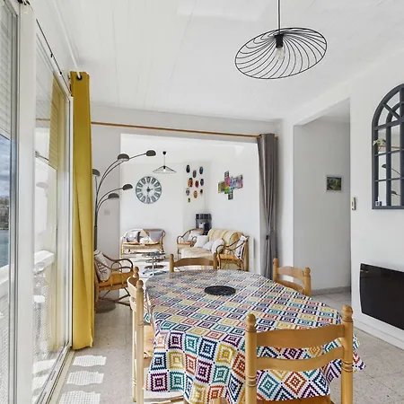 Lumineux Avec Terrasse, Proche Et Commerces - Fr-1-423-332