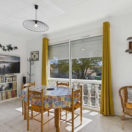 Lumineux Avec Terrasse, Proche Et Commerces - Fr-1-423-332 Appartement