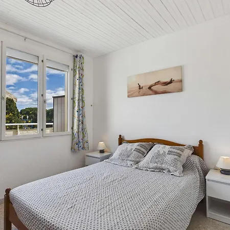 Lumineux Avec Terrasse, Proche Et Commerces - Fr-1-423-332 Appartement