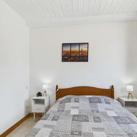 Lumineux Avec Terrasse, Proche Et Commerces - Fr-1-423-332