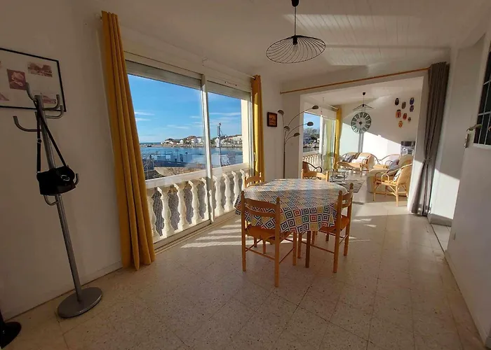 Lumineux Avec Terrasse, Proche Et Commerces - Fr-1-423-332