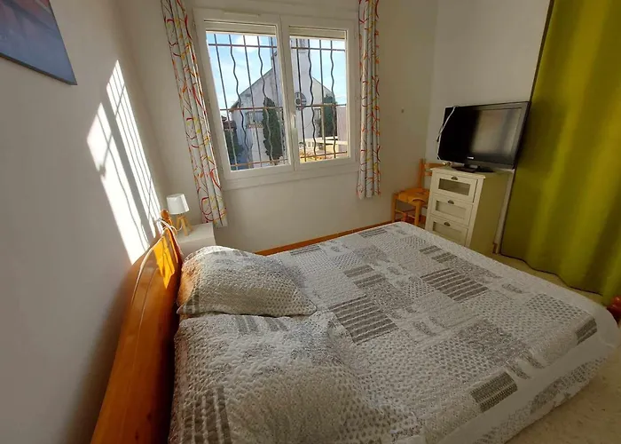 Apartament Lumineux Avec Terrasse, Proche Et Commerces - Fr-1-423-332 *